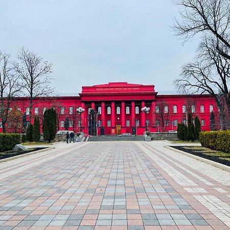 Amazing Tara'S Shevchenko Square Apartment Киев Екстериор снимка